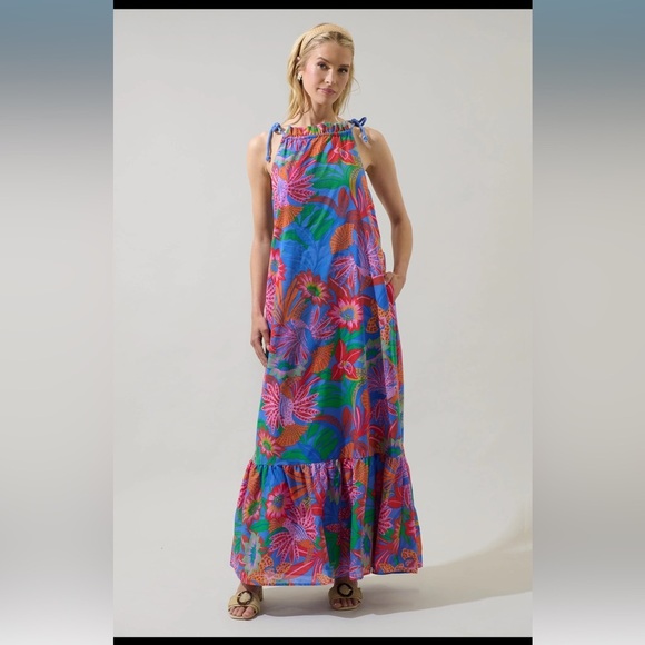 SugarLips Cindal Floral Kay Halter Neck Maxi Dress - Picture 5 of 7